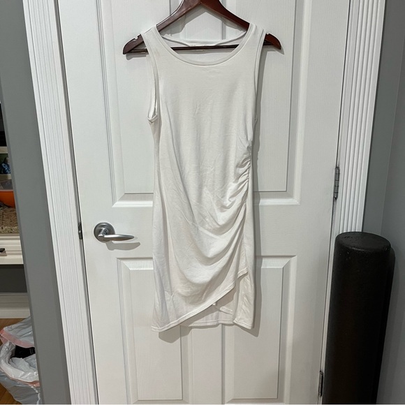 Treasure Bond white sleeveless dress size medium - Picture 2 of 8